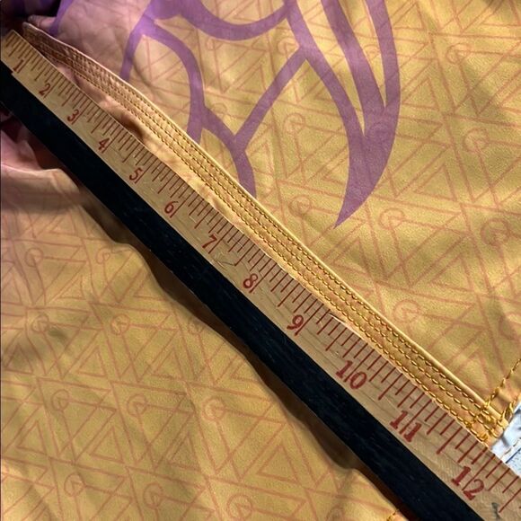 NFL Team Apparel Vibrant Purple Board Shorts 32 waist 22 in Length - Picture 6 of 7